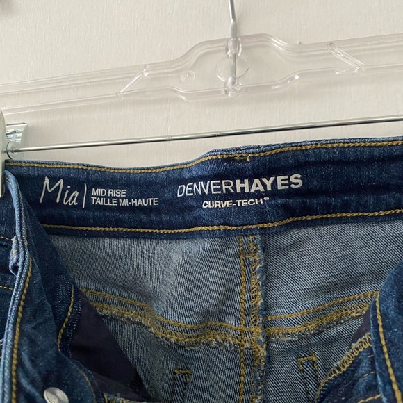 Denver Hayes Mia mid rise, blue jeans. Ankle straight leg. Size 6 - Picture 2 of 6